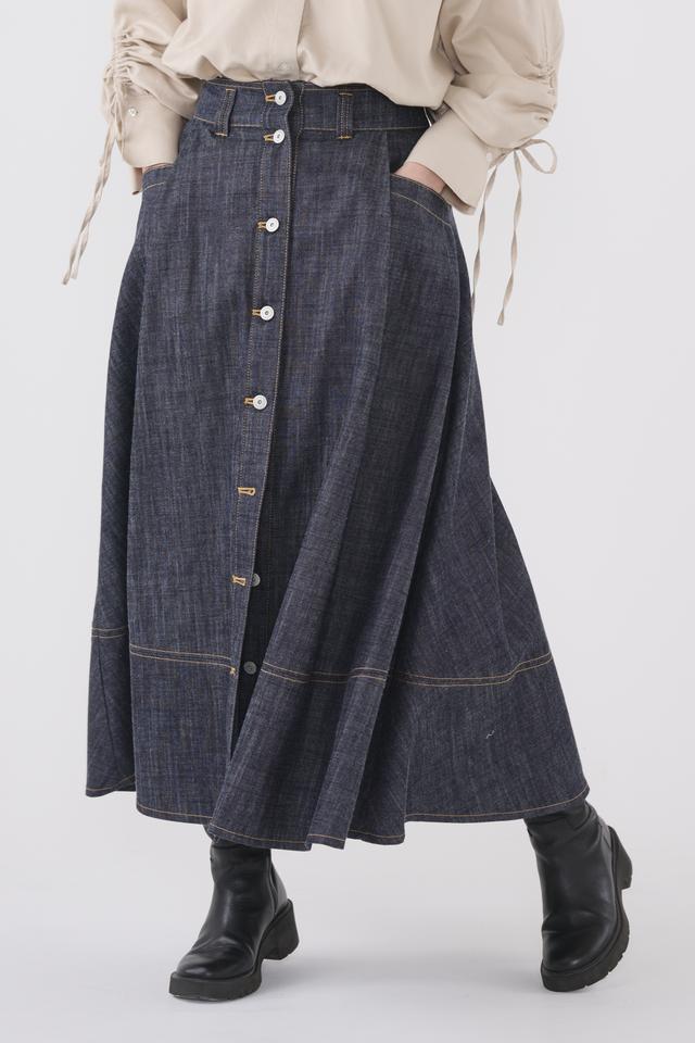 BUTTON PANEL LONG SKIRT
