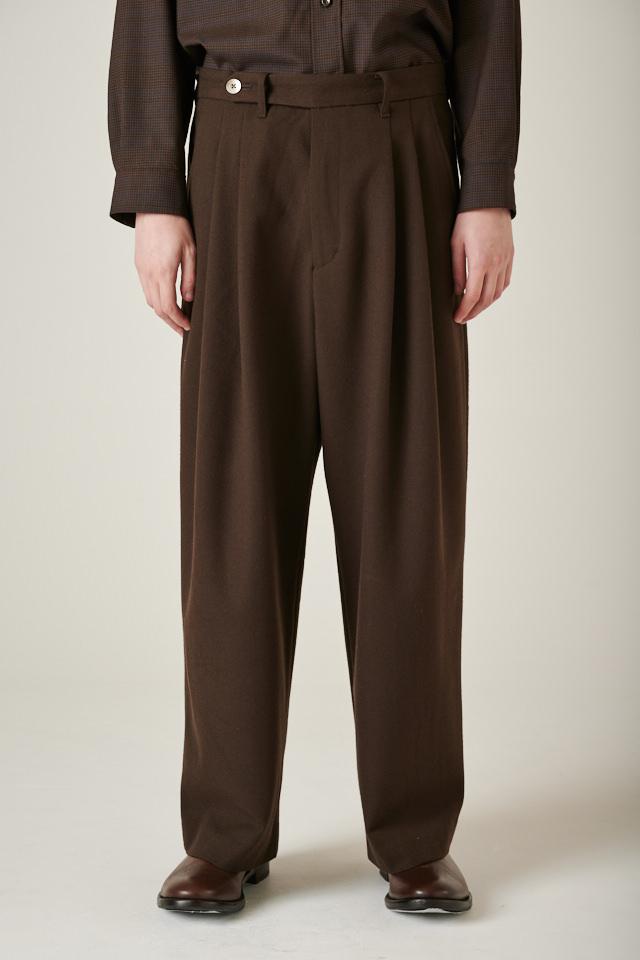 サーモライトタックパンツ