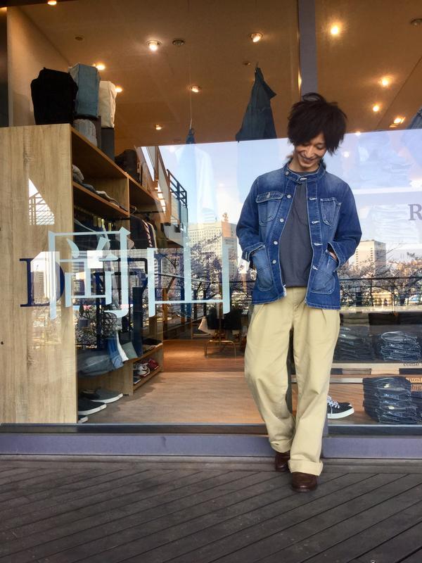 【モデル身長】167cm 【着用】 デニムカバーオール：BLUE / Mサイズ ドロップショルダードロスヘムTEE：チャコール/Sサイズ 2タックバギーパンツ： ベージュ/ Sサイズ  