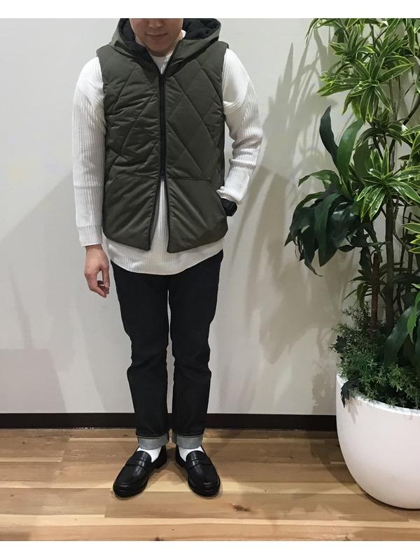スタッフ身長  163cm  ボアフーデットベスト / 180AJK063 / KHAKI / Sサイズ ワッペンバルキーニット / 180AKN056 / WHITE / Sサイズ パンツ / 180HPT043/RIGID/29インチ