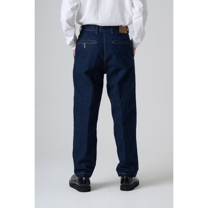 TUCK DENIM TROUSER