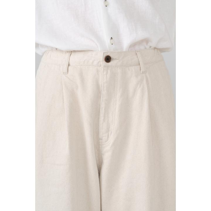 2 TUCK CROPPED DENIM TROUSER