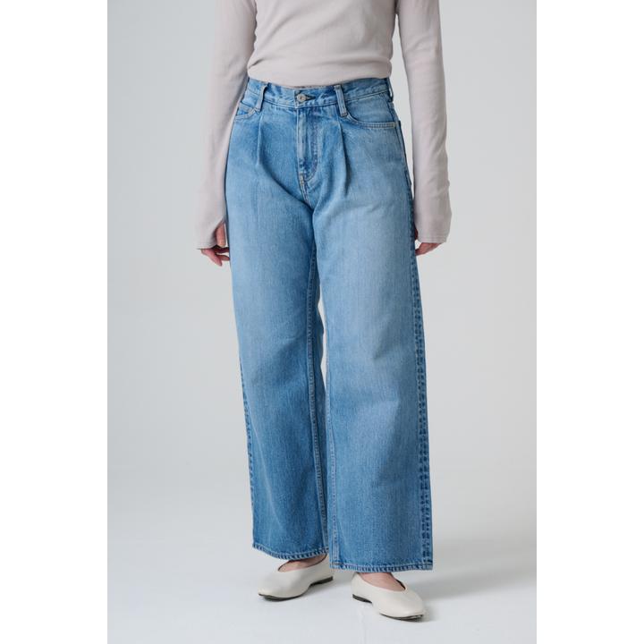 TUCK BAGGY DENIM