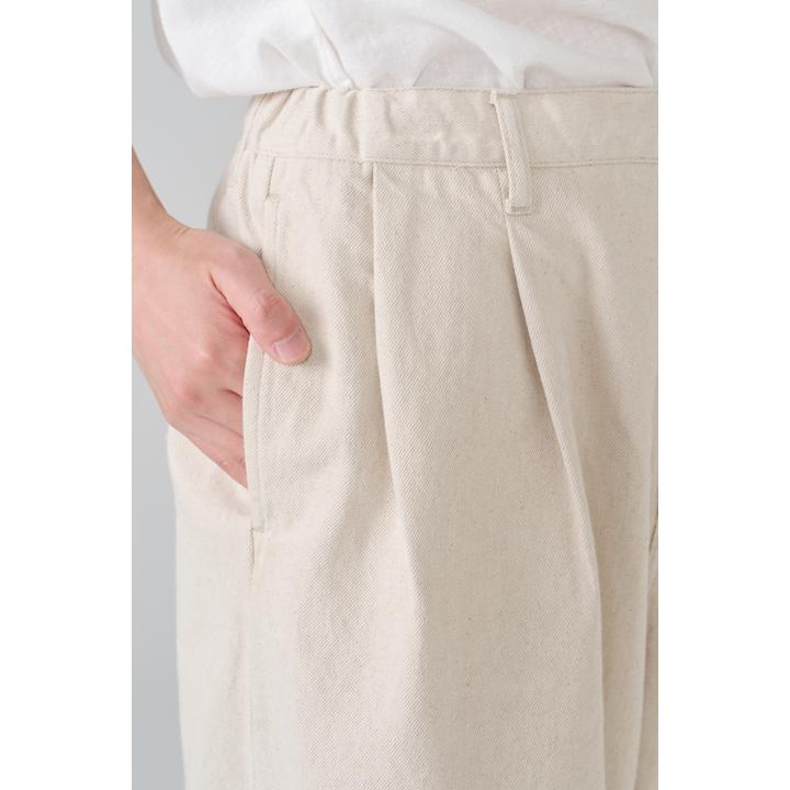 2 TUCK CROPPED DENIM TROUSER