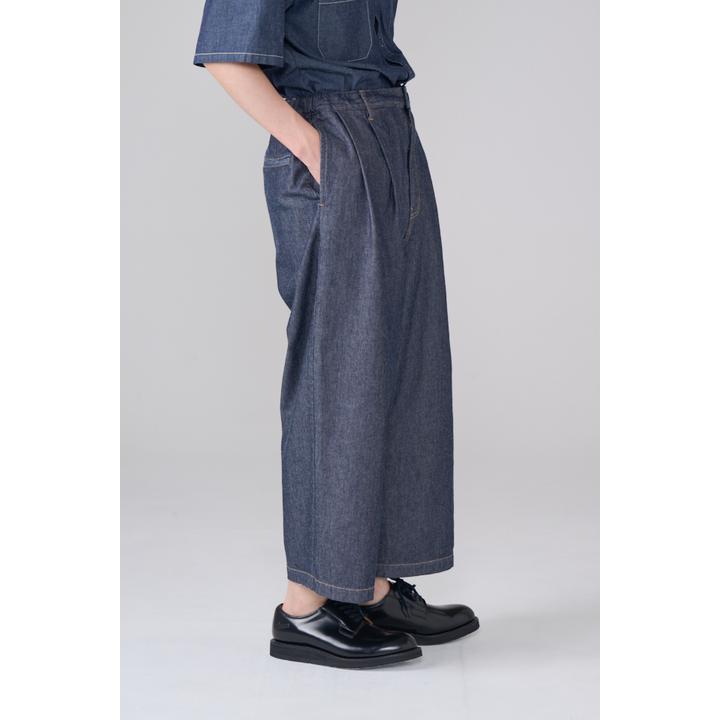 2 TUCK CROPPED DENIM TROUSER