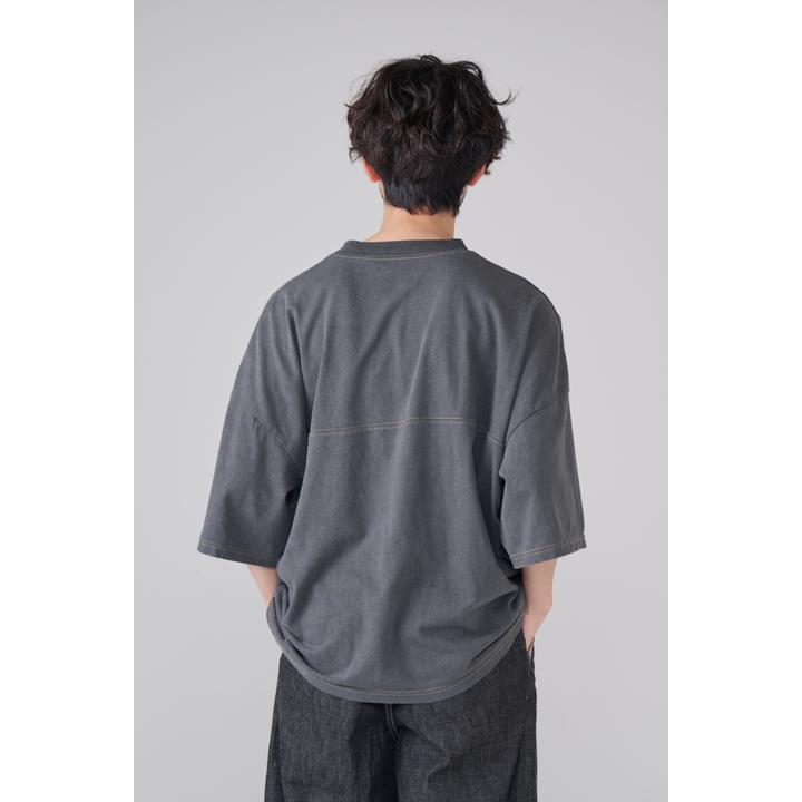 CONTRAST TEE