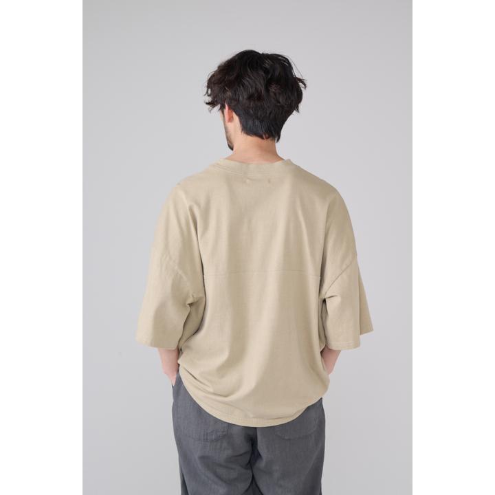 CONTRAST TEE