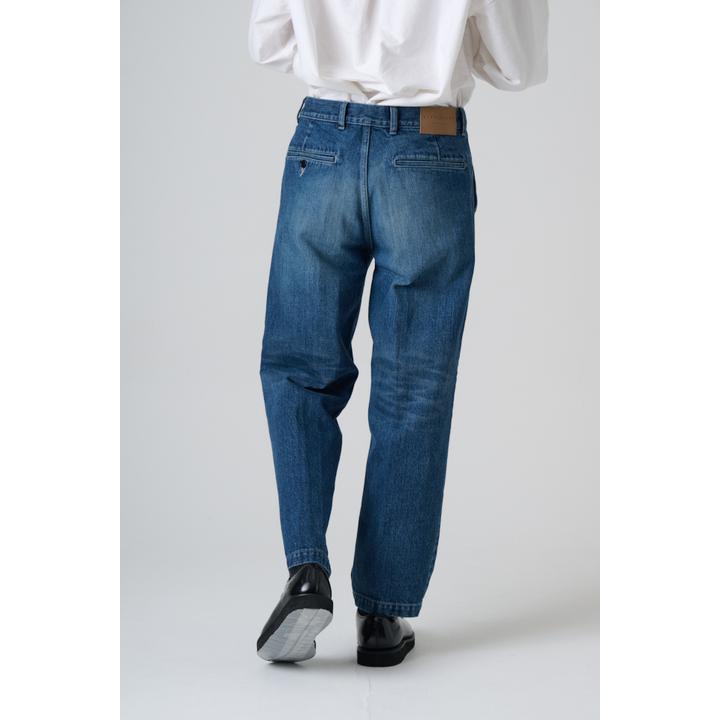 TUCK DENIM TROUSER