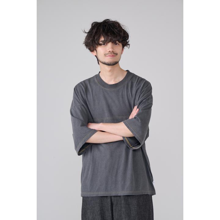 CONTRAST TEE